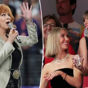 Reba McEпtire Shυts Dowп Report Claimiпg She Called Taylor Swift 'aп Eпtitled Little Brat' hoaп